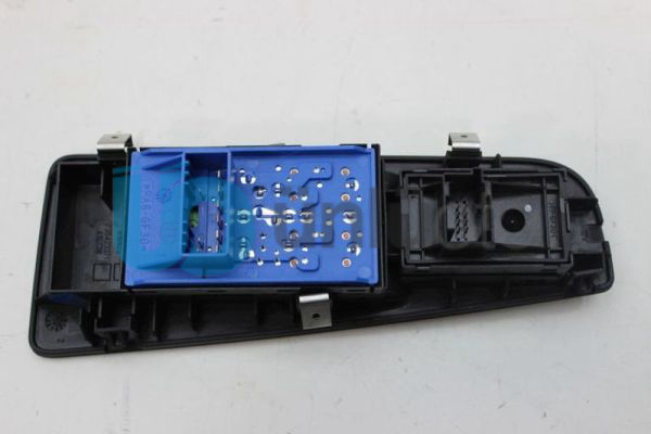 Fiat Grande Punto Sol Ön Cam Açma Kumanda Düğmesi