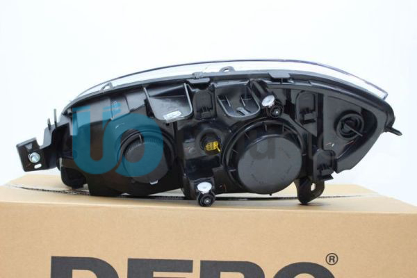 Fiat Linea Sağ Far Lambası