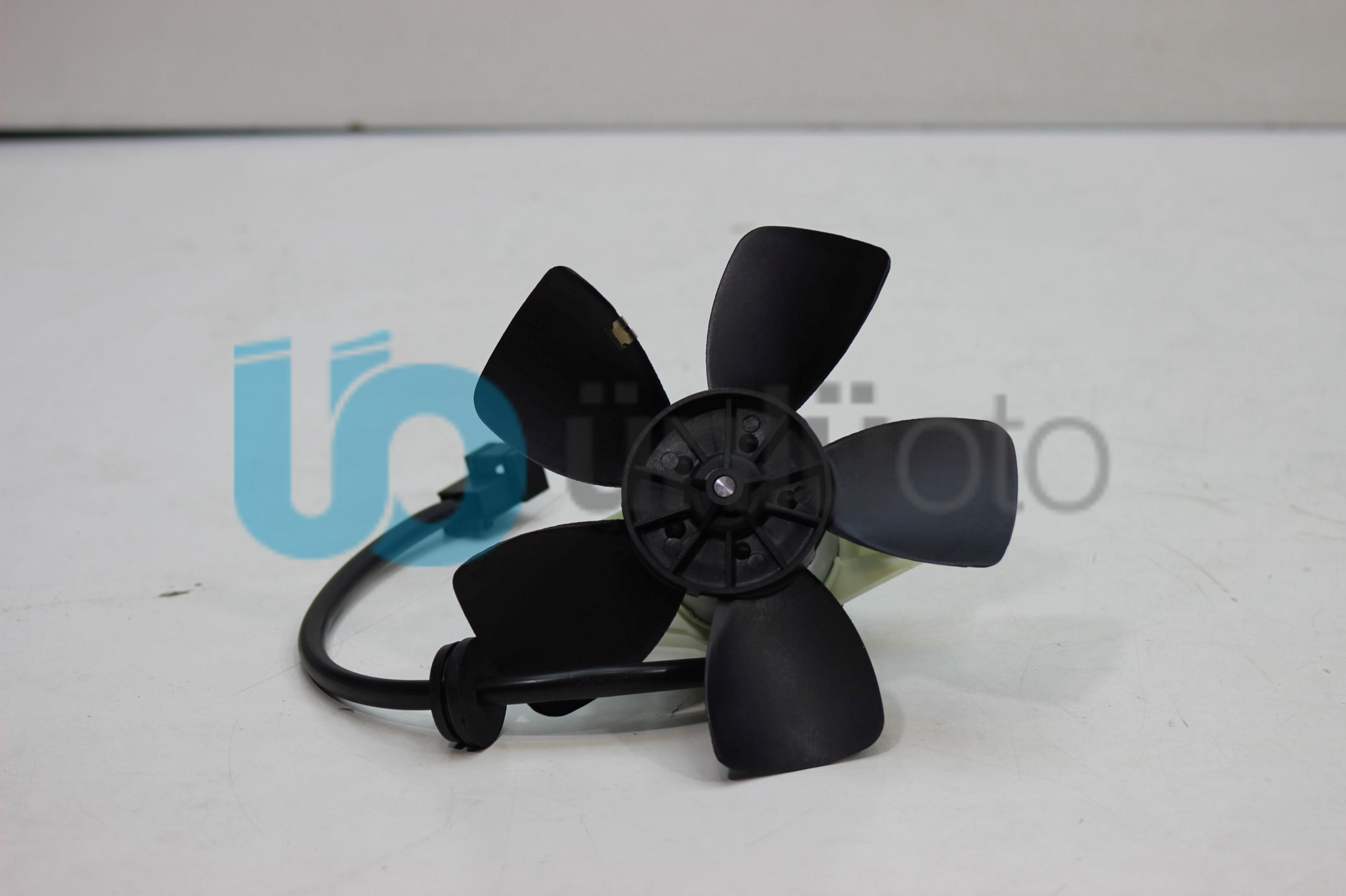 Kalorifer Motoru 3 Fişli - Tofaş Doğan Kartal Şahin 95