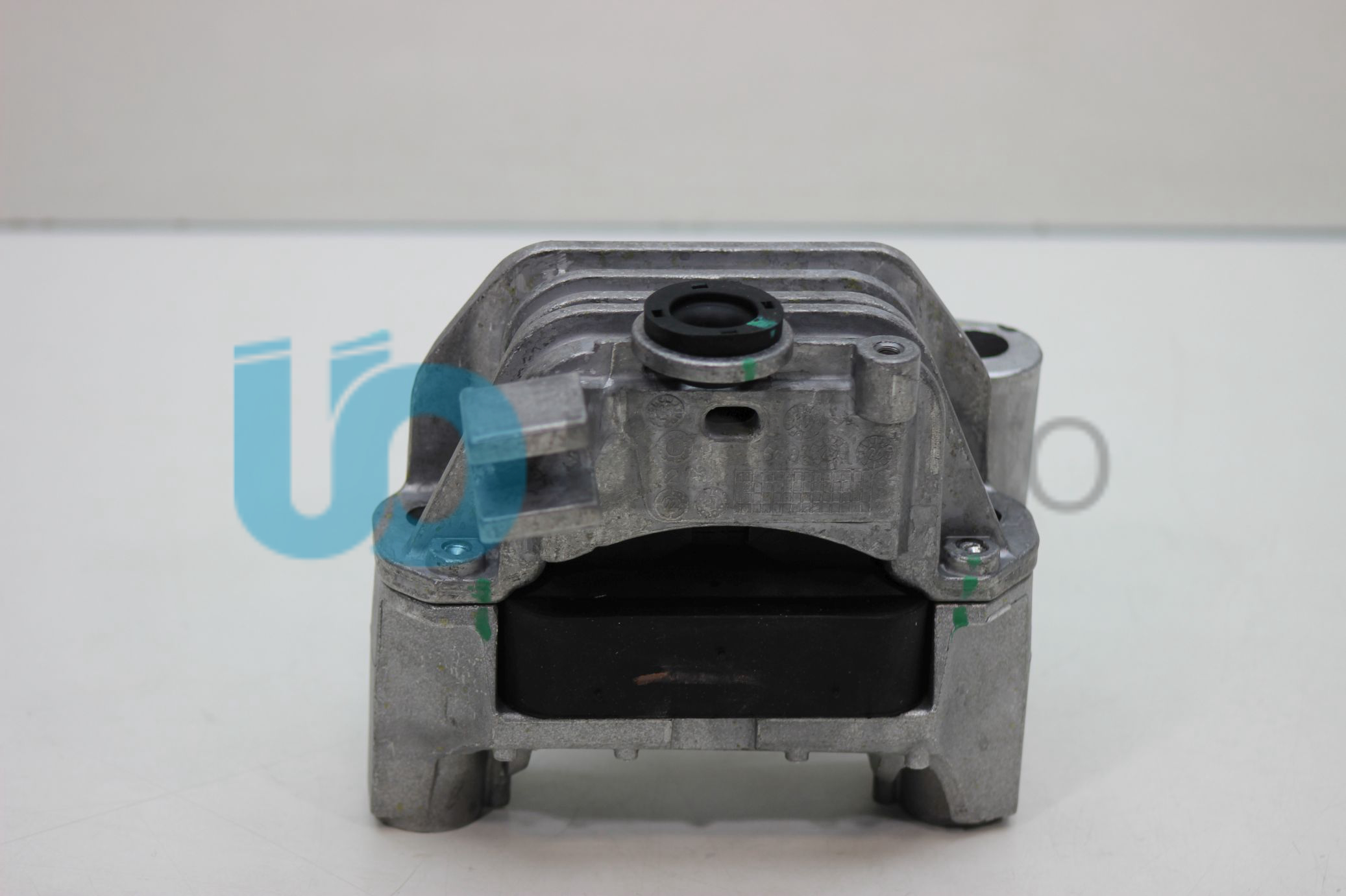 TAKOZ,MOTOR  KULAĞI SAĞ ÜST  BRAVO-LANCIA DELTA 1,6 MJET DÜZ VİTES