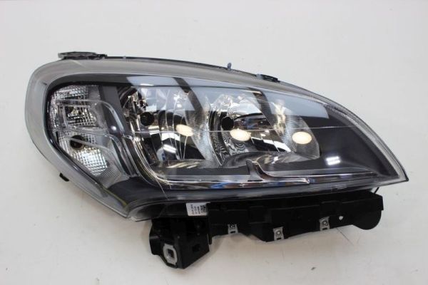 Fiat Doblo 4 Sağ Far Komple (İçi Siyah) 2015 Sonrası