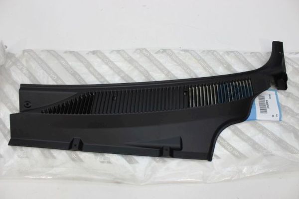 Fiat Doblo Ön Cam Izgarası Sol Kapak