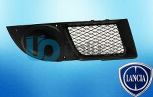 Fiat Doblo Ön Tampon Sağ Sis Çerçeve Izgarası (Sissiz)