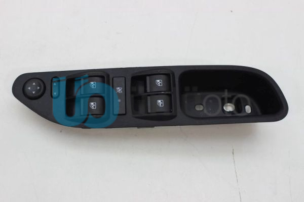 Fiat Egea Cam Açma Kaldırma Düğmesi Sol Ön 4'lü Anahtar Grubu Kumanda Paneli