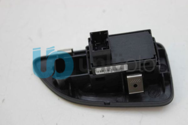 Fiat Grande Punto Ön Sağ Cam Açma Düğmesi Anahtarı Butonu