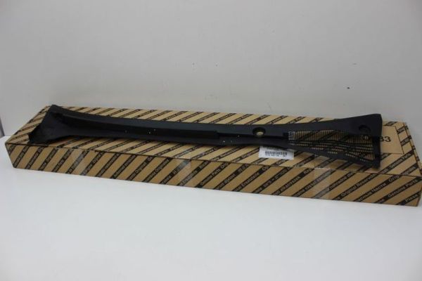 Ön Cam Izgara Bakaliti Fiat Grande Punto Linea