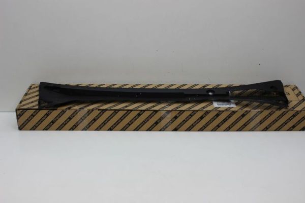 Ön Cam Izgara Bakaliti Fiat Grande Punto Linea
