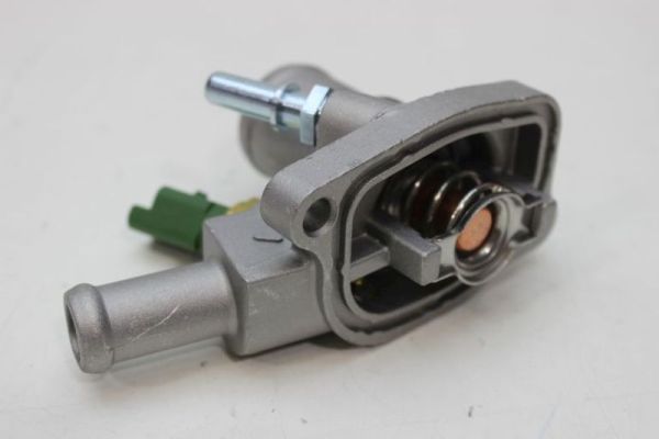 Termostat Müşürlü 1.4 - Fiat 500 Grande Punto 500L İdea Linea Bravo Punto Panda Albea Palio Punto Evo Doblo Fiorino Egea Lancia Musa Ypsilon Alfa Romeo Mito